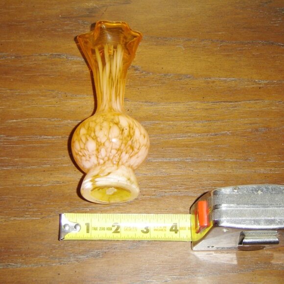 Handblown orange speckled art glass vase VGU - Picture 4 of 8
